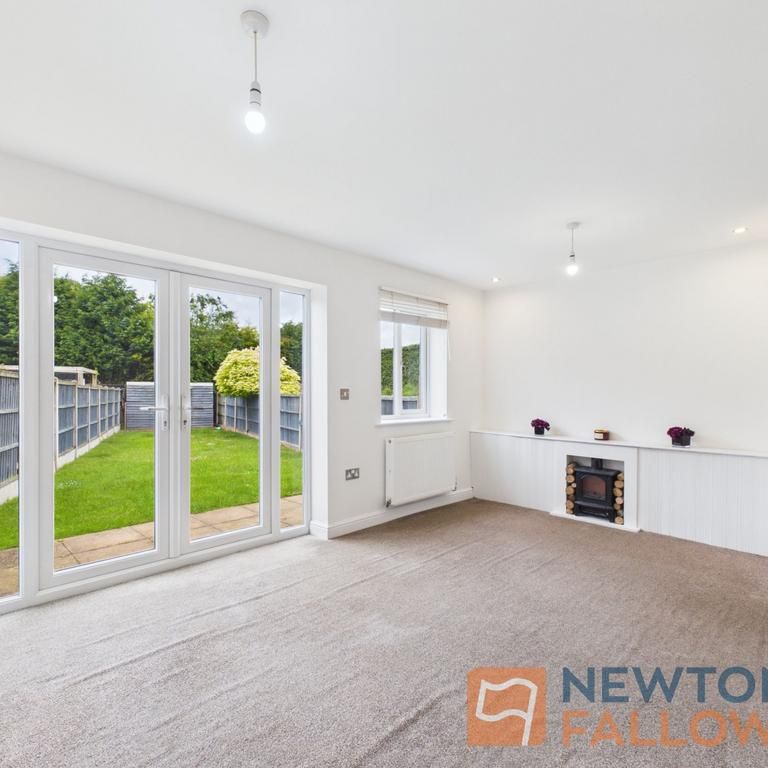 3 bedroom semi-detached house to rent - Photo 1