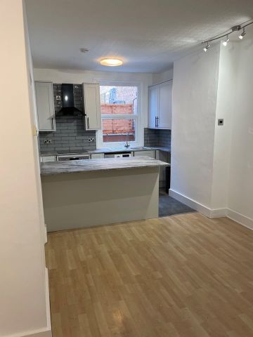 2 Bed Flat, Algernon Road, NW4 - Photo 3