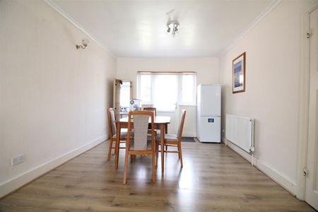 Meadow Road, Feltham - Photo 2