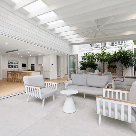 LIFESTYLE LUXURY IN BEAUTIFUL AND SOUGHT AFTER VICTORIA AVENUE - Photo 2