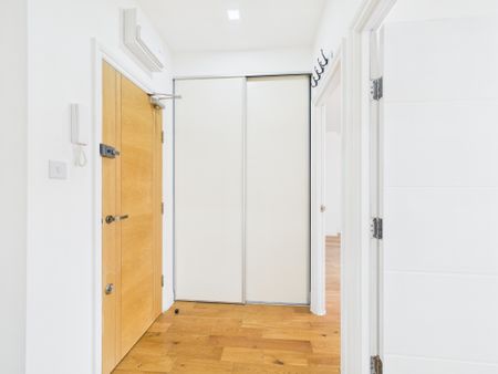 16 Elmfield Road, Bromley, BR1, London - Photo 3