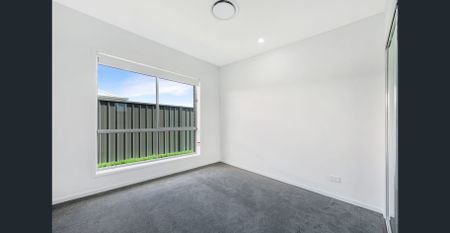 BRAND NEW MODERN HOME CLOSE TO SHOPS - Photo 4