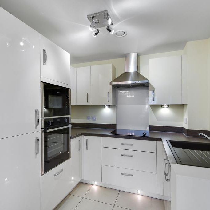 2 bedroom retirement property to rent - Photo 1