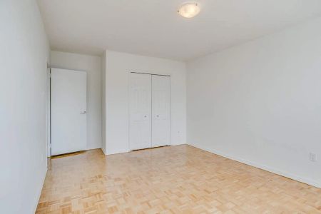 Baroness Apartments — Bachelor - Photo 5