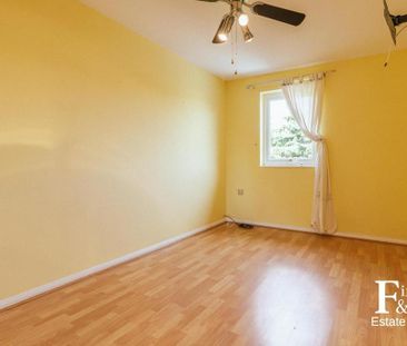 3 bedroom end of terrace house to rent - Photo 1