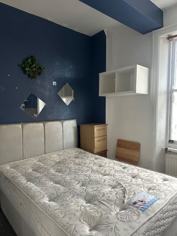 Studio Flat, Barons Court, W14 - Photo 3