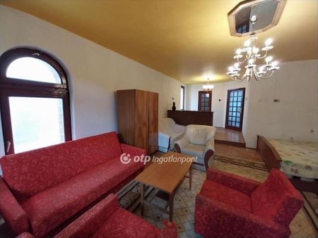 Kiadó átlagos állapotú ház - Nyíregyháza - Photo 4