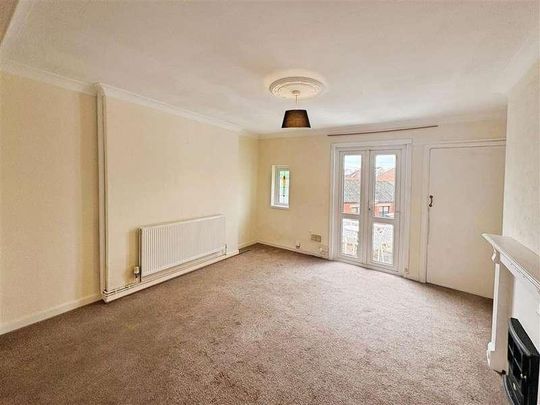 Fairwater Grove East, Cardiff, CF5 - Photo 1