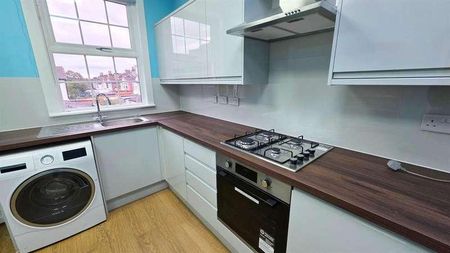 High Street North, London, E12 - Photo 5