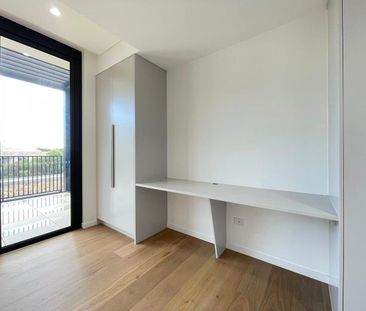 North-South Facing Penthouse with Dual Balconies | Light-Filled 3 B... - Photo 4