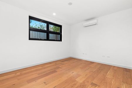 Two Bedroom Apartrment - Photo 3