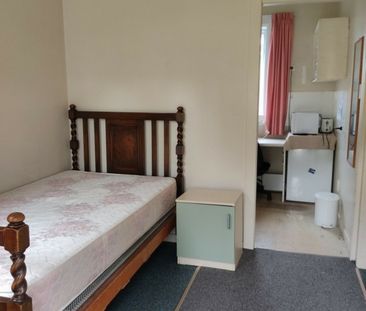 Cornhill Street - Available 2026 - Internet Included - Fully Furnished - Photo 6