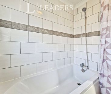 2 bedroom house to rent Vernon Road, PO12 - Photo 5