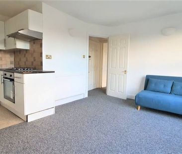 1 Bedroom, 1 bath, 1 reception Apartment - Photo 2