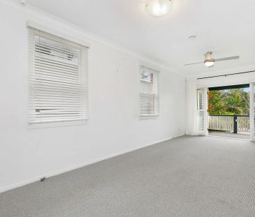 49 Griffin Road, North Curl Curl. - Photo 2