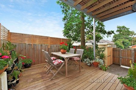 3/233 Cotham Road, Kew - Photo 2