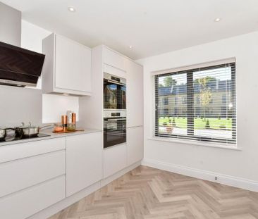 4 bedroom terraced house to rent - Photo 1