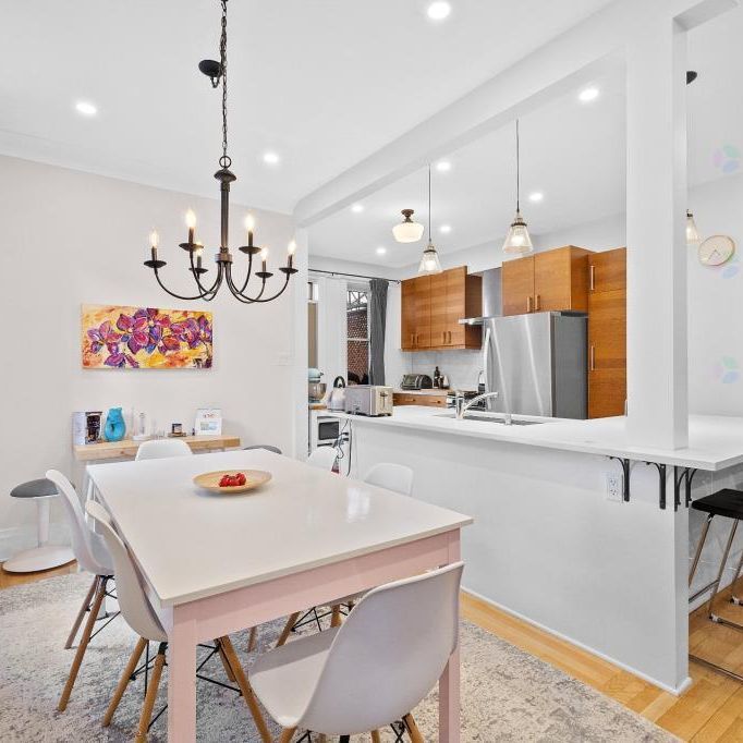 Splendide haut de duplex entièrement rénové à aire ouverte – 3 CAC + 2 balcons au cœur de NDG (chauffage inclus) - Photo 1