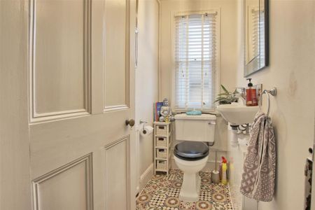 3 bedroom semi-detached house to rent - Photo 2