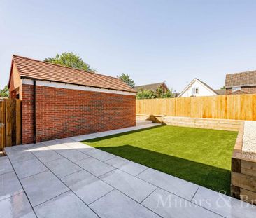 4 bedroom detached house to rent - Photo 3