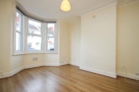 4 bedroom terraced house to rent - Photo 4