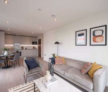 A 10th floor, three bedroom, 2 bathroom, apartment situated in a mo... - Photo 3