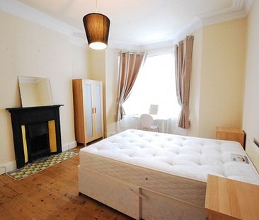 2 Bed - Amble Grove, Sandyford - Photo 3