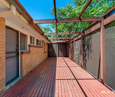 95 Gilmore Crescent, Garran ACT 2605 - House For Rent | Domain - Photo 3