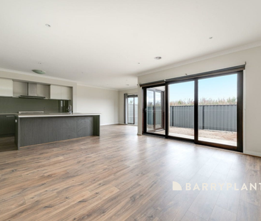 Family Comfort and Convenience in a Prime Location - Photo 3