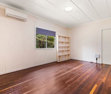 8 Barker Street - Photo 2