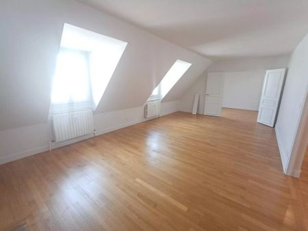 location Appartement T6 DE 161.2m² À PARIS - Photo 3