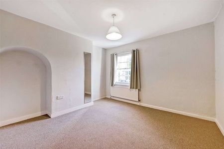 Charming two bedroom property located in the heart of Henley-on-Thames - Photo 3