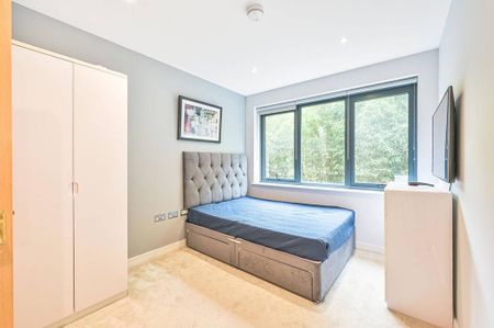 3 bedroom flat to rent - Photo 5