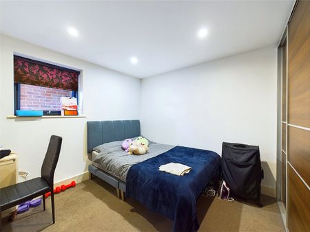 Staines Road, Twickenham - 1 bedroomProperty for lettings - Chasebuchanan - Photo 3