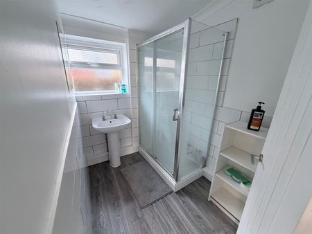 Room For Rent 32, Playfair Road, Southsea - Photo 4