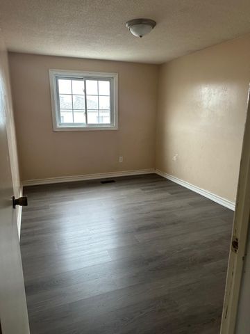 For Lease - 151 Morton Way Unit# Front unit, Brampton, Ontario - Photo 4