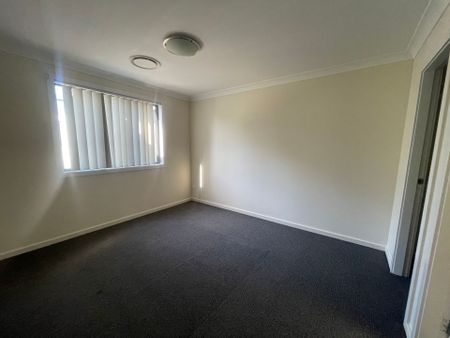 FOUR BEDROOM TOWNHOUSE - Photo 2