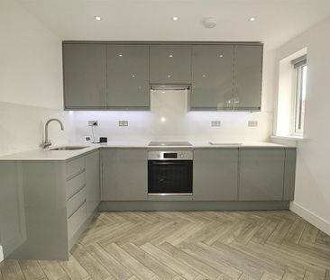 2 Bedroom Maisonette - Upper To Let - Photo 2