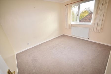 3 bedroom semi-detached house to rent - Photo 5