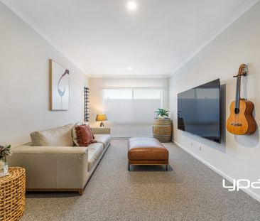 GREAT FAMILY HOME - Photo 3