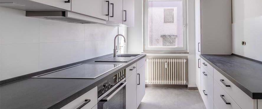 Idyllisch Wohnen zwischen den Seen: Gut geschnittene 4-Zimmer-Wohnung mit Terrasse - Foto 1