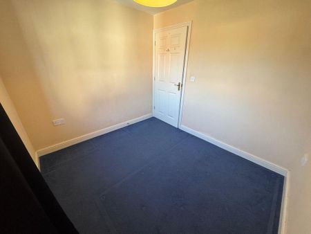 2 bedroom coach house to rent - Photo 2