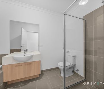 Modern Comfort Meets Convenience in Rockbank! - Photo 4