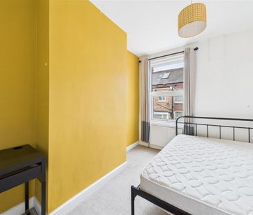 3 bedroom Terraced House to rent - Photo 6