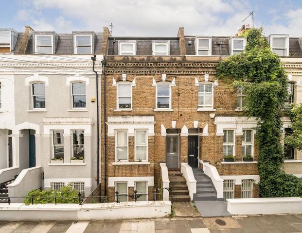 3 bedroom flat to rent - Photo 1