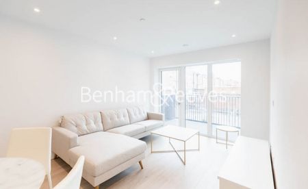1 Bedroom flat to rent in Filmworks Walk, Ealing, W5 - Photo 3