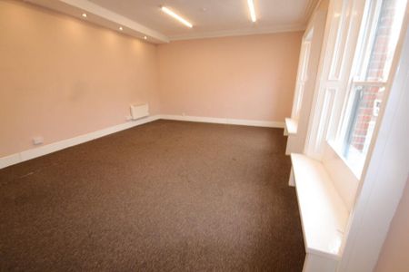 Property to rent - Photo 2