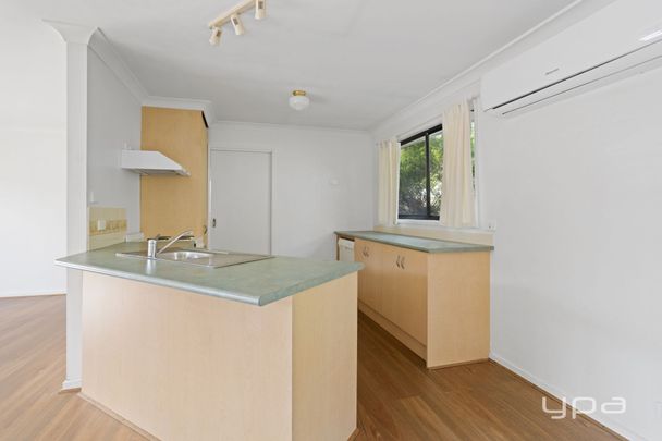 3 BEDROOMS AND GARAGE! - Photo 1