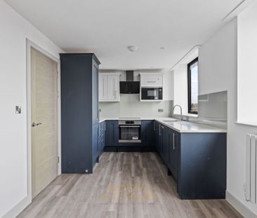 High Street, Horley, RH6 - Photo 5