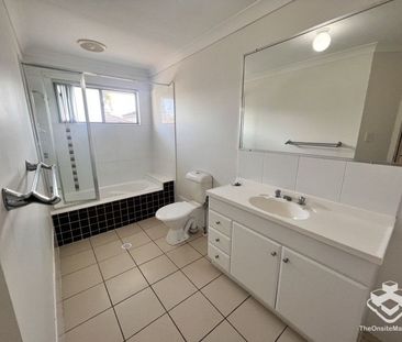 3 Bed Townhouse- 113 Castle Hill Dr, Murrumba Downs - Photo 2